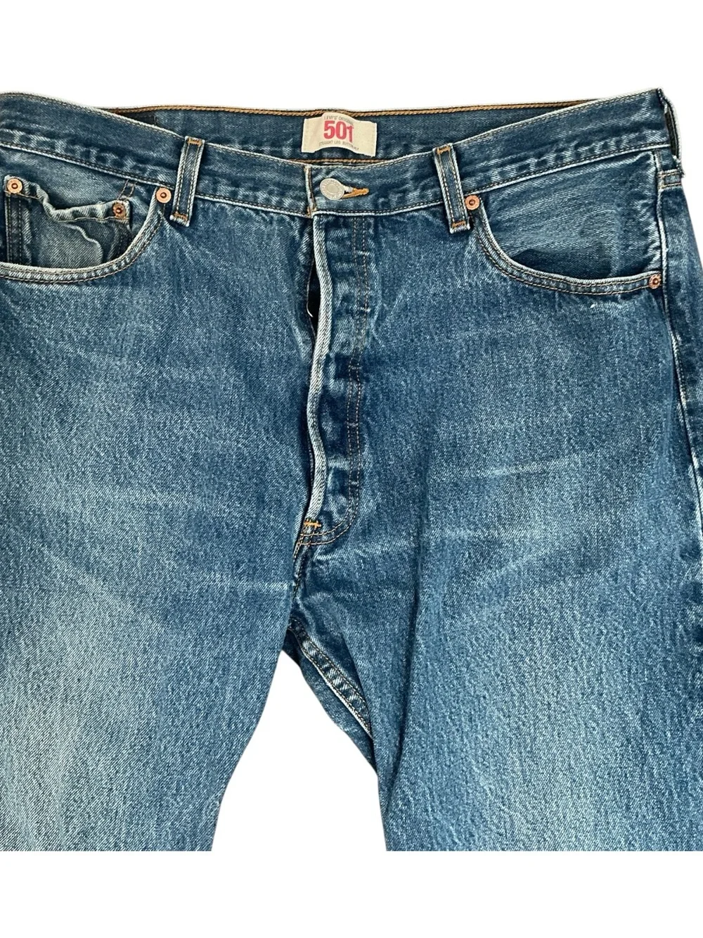 Vintage Levi’s 501 button fly medium wash straight leg jeans 34 x 32
